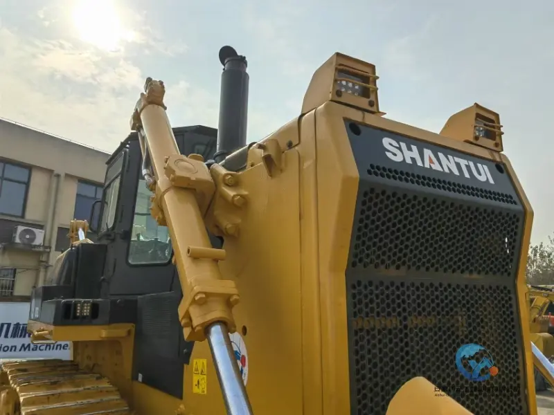 Used-Bulldozer-SHANTUI-SD32-26