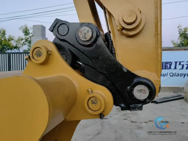 10_2022-Used-Excavator-Caterpillar-320D2L-2