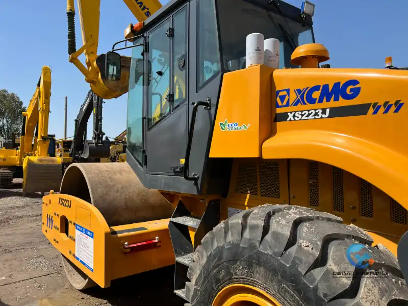 10_Roller-XCMG-XS223J6