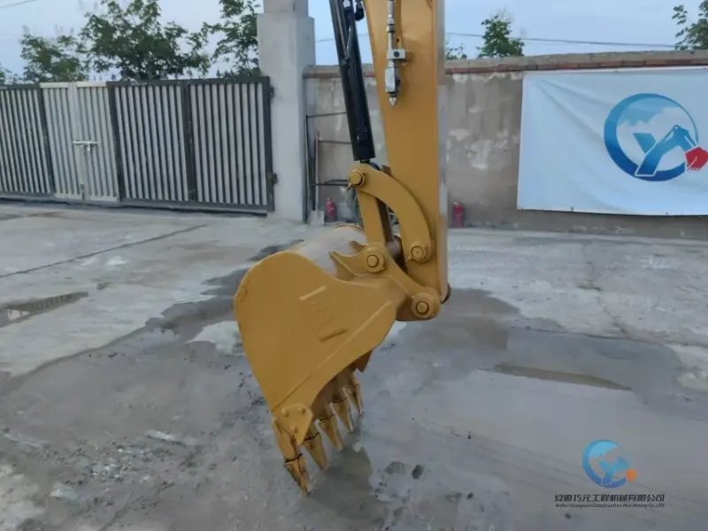 10_Used-Excavator-Caterpillar-303.5E2-3