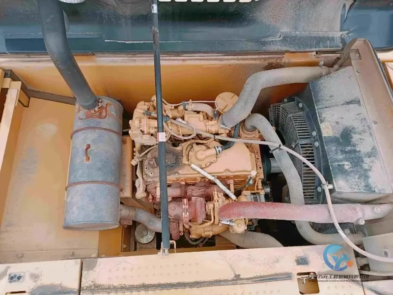 10_Used-Excavator-Caterpillar323GX-3