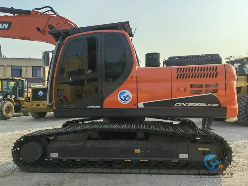 10_Used-Excavator-Doosan-DX225LC-9C-13