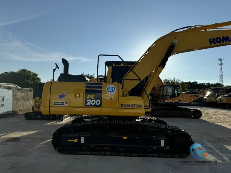 10_Used-Excavator-Komatsu-PC200-8-21