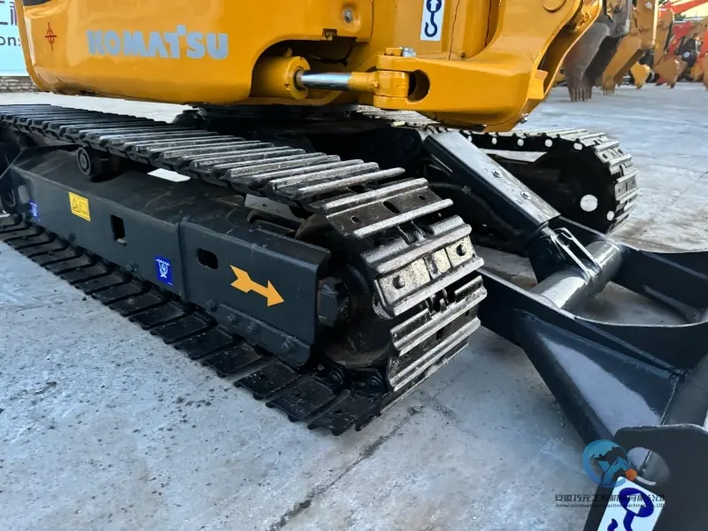 10_Used-Excavator-Komatsu-PC30MR-2-3