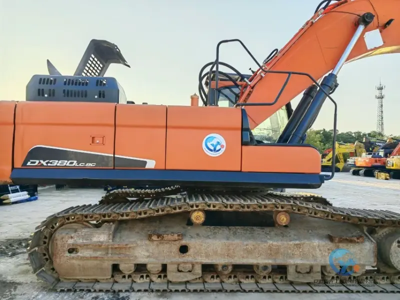 11_Used-Excavator-Doosan-DX380-9-17