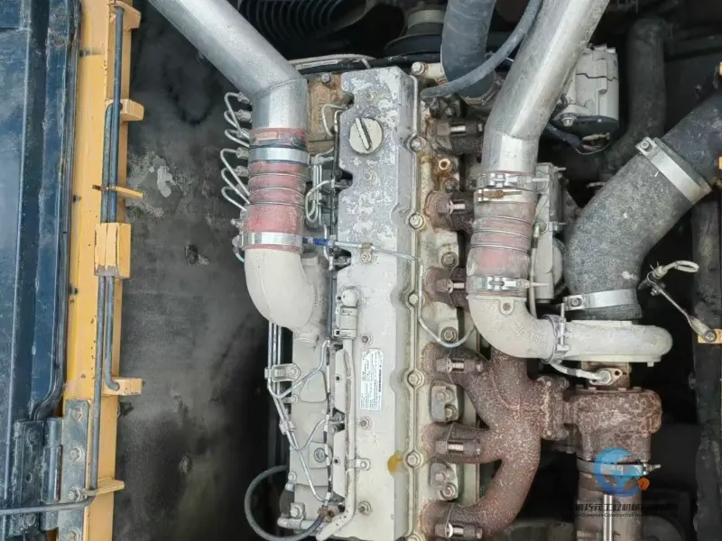 11_Used-Excavator-Hyundai-305LC-9T-5
