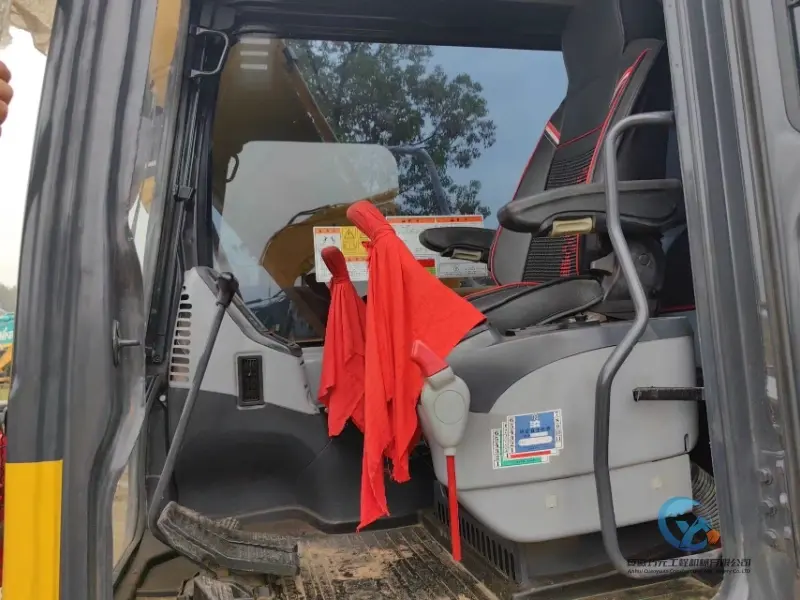 11_Used-Excavator-Komatsu-PC130-4