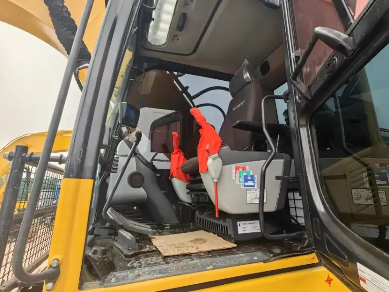 11_Used-Excavator-Komatsu-PC2004