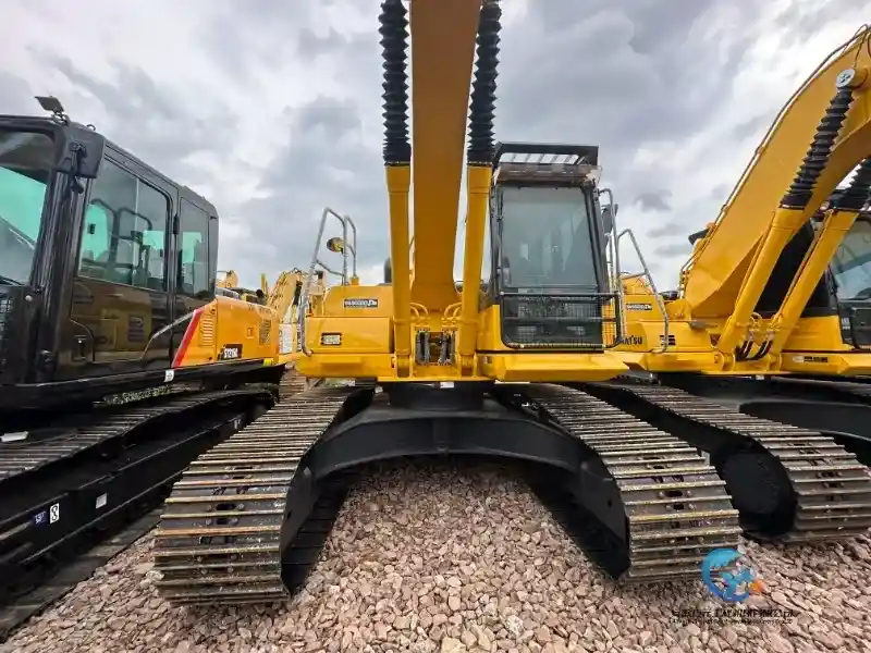 11_Used-Excavator-Komatsu-PC2201