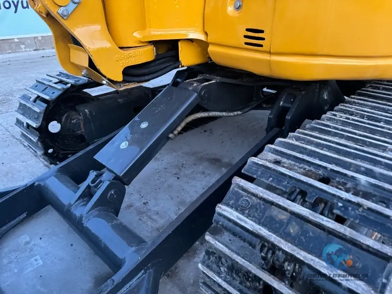 11_Used-Excavator-Komatsu-PC30MR-2-21