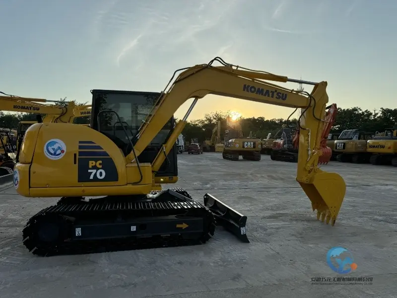 11_Used-Excavator-Komatsu-PC70-8-6