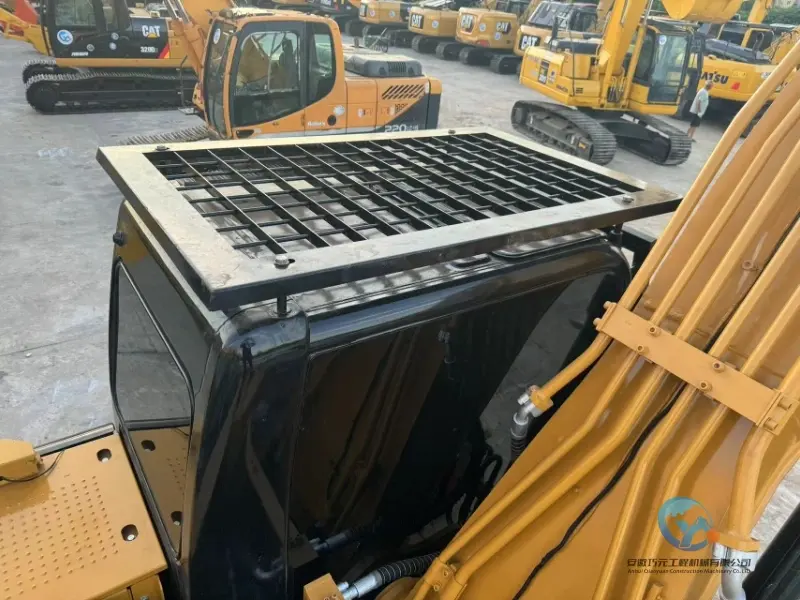 12_2021-Used-Excavator-Caterpillar-320D2-11