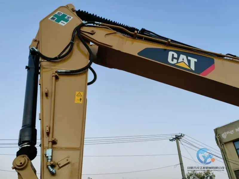 12_2022-Used-Excavator-Caterpillar-320D2L-4