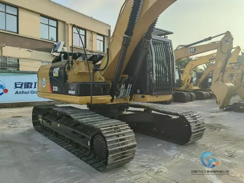 12_2022-Used-Excavator-Caterpillar-323D2L-15