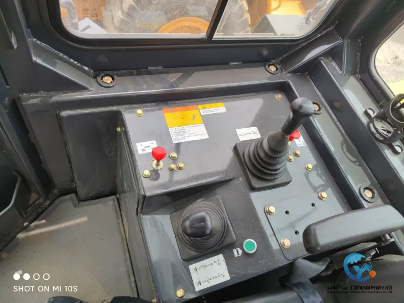 12_Used-Bulldozer-SHANTUI-SD226