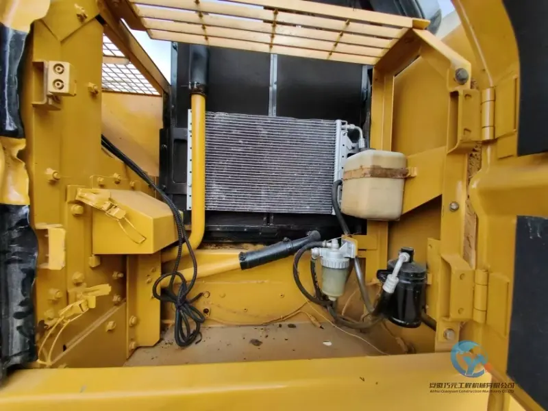 12_Used-Excavator-Caterpillar-320BL-2
