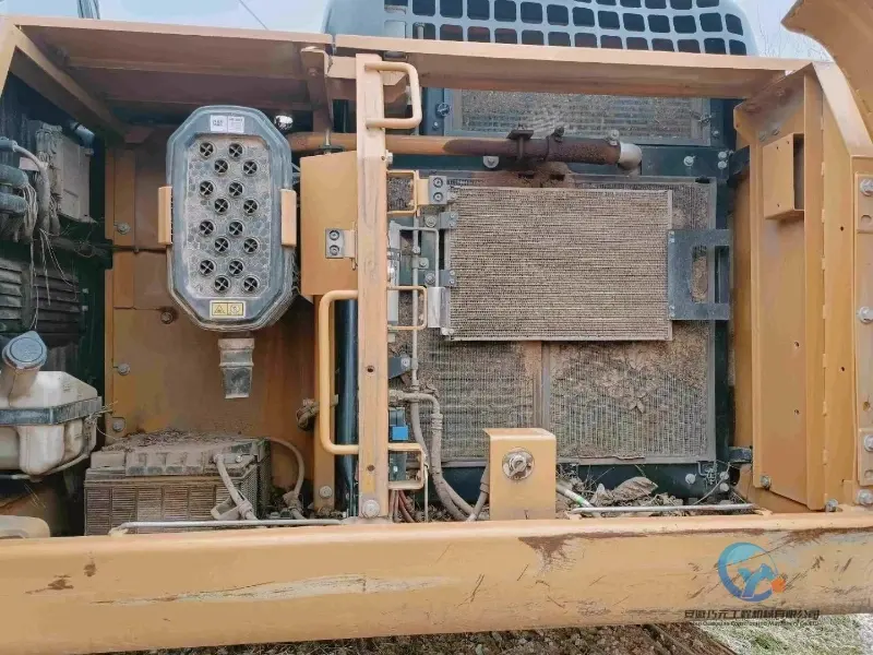 12_Used-Excavator-Caterpillar323GX-5