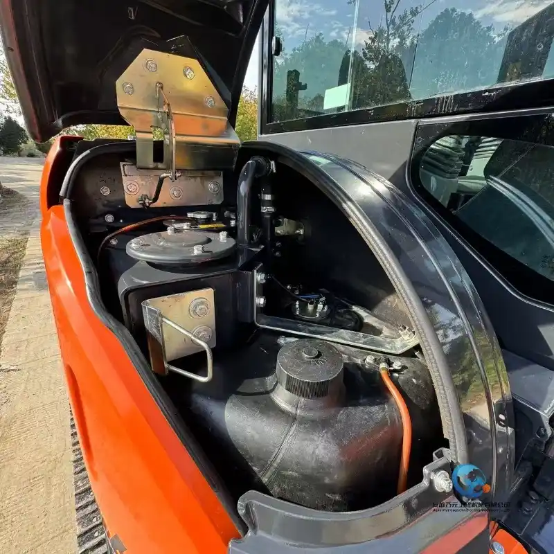 12_Used-Excavator-Hitachi-ZX55U9
