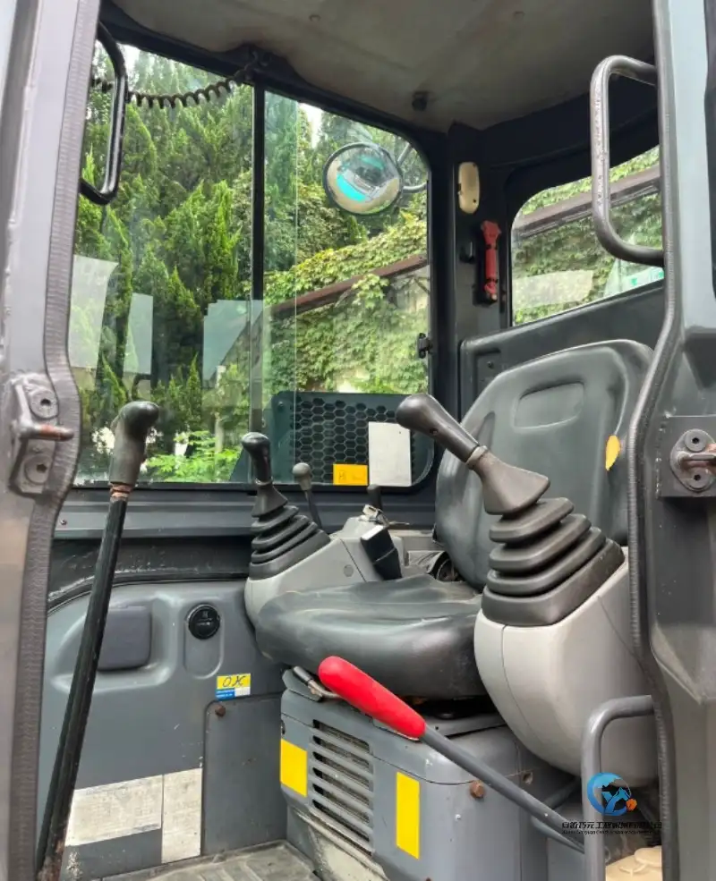 12_Used-Excavator-Kobelco-SK555