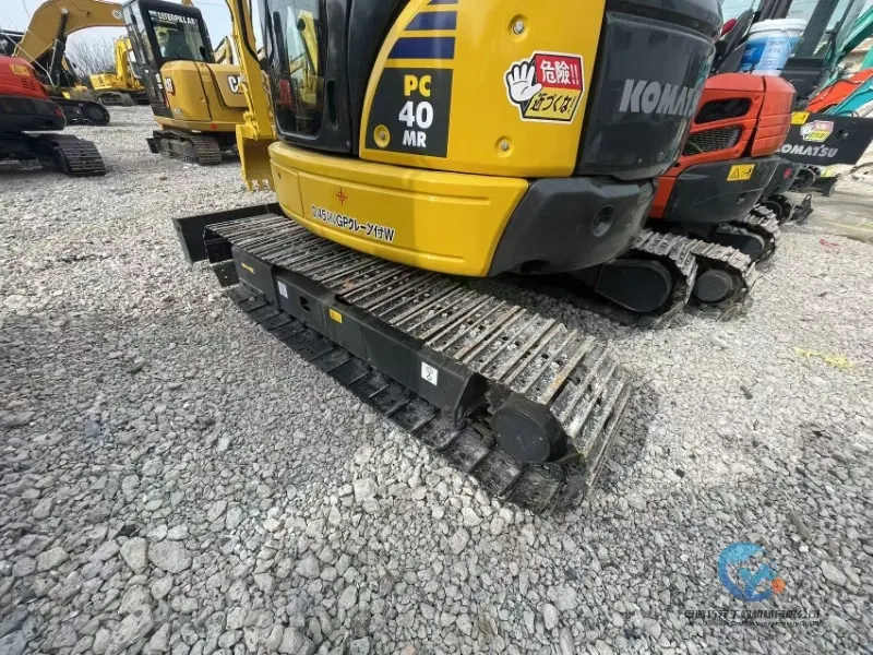 12_Used-Excavator-Komatsu-PC40-MR-6
