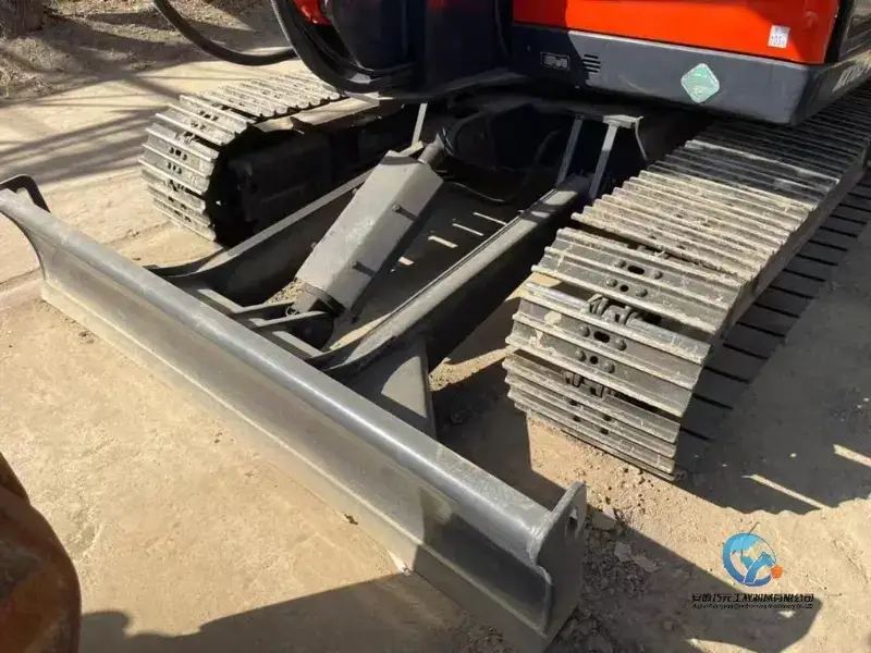 12_Used-Excavator-Kubota-KX1856