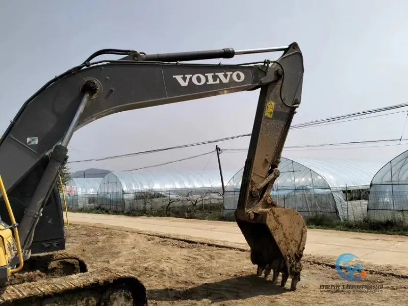 12_Used-Excavator-Volvo-EC200D-10