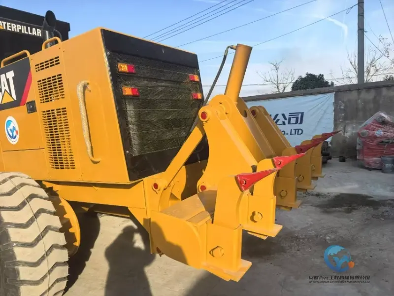 12_Used-Grader-Caterpillar-140K-40