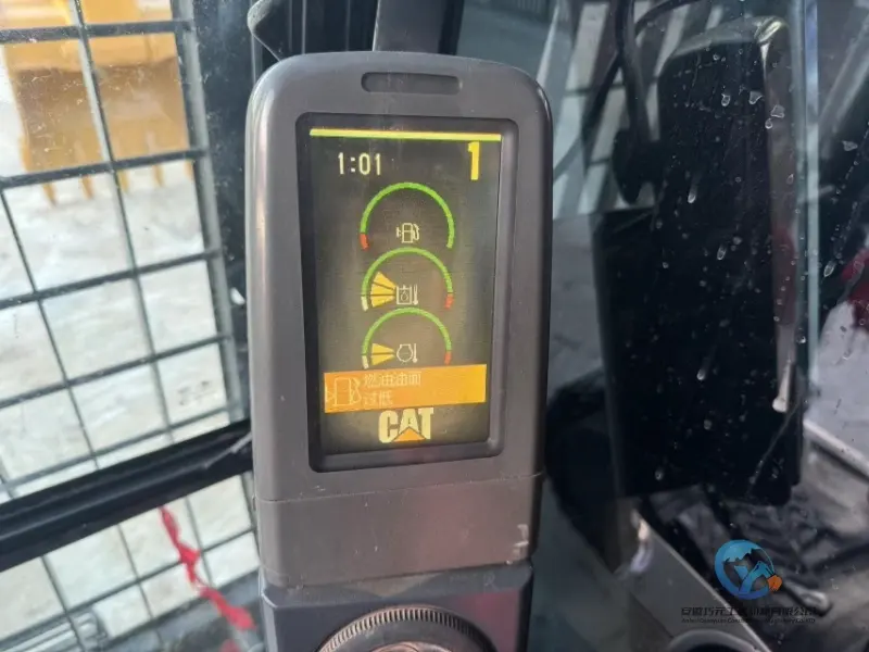 13_2021-Used-Excavator-Caterpillar-320D2-12