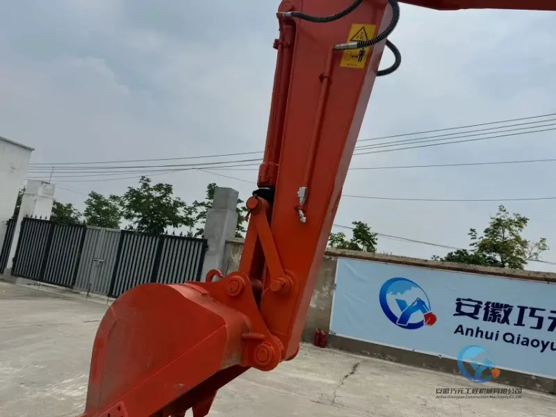 13_2022-Used-Excavator-Hitachi-200-14