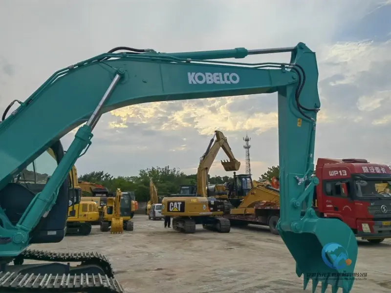 13_2022-Used-Excavator-Kobelco-SK200-18