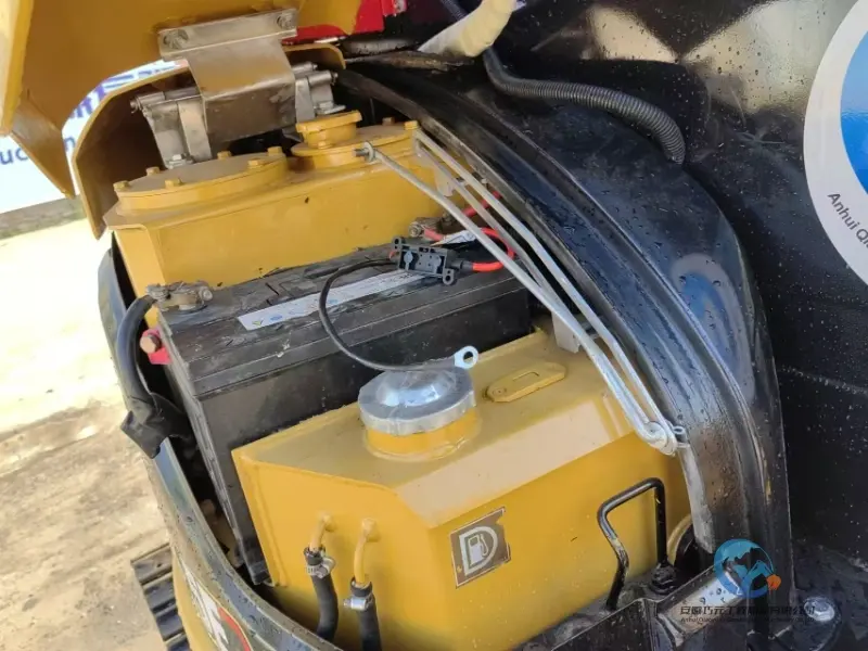 13_Used-Excavator-Caterpillar-303.5E-8