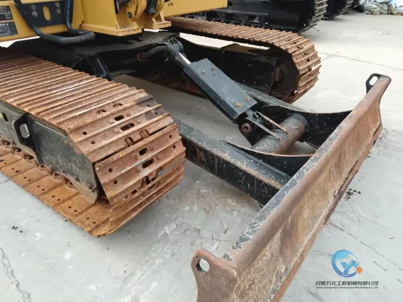 13_Used-Excavator-Caterpillar-306-19