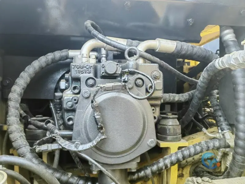 13_Used-Excavator-Komatsu-PC160-9