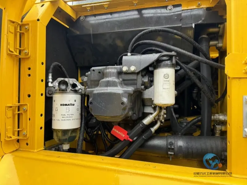 13_Used-Excavator-Komatsu-PC210LC-8-7