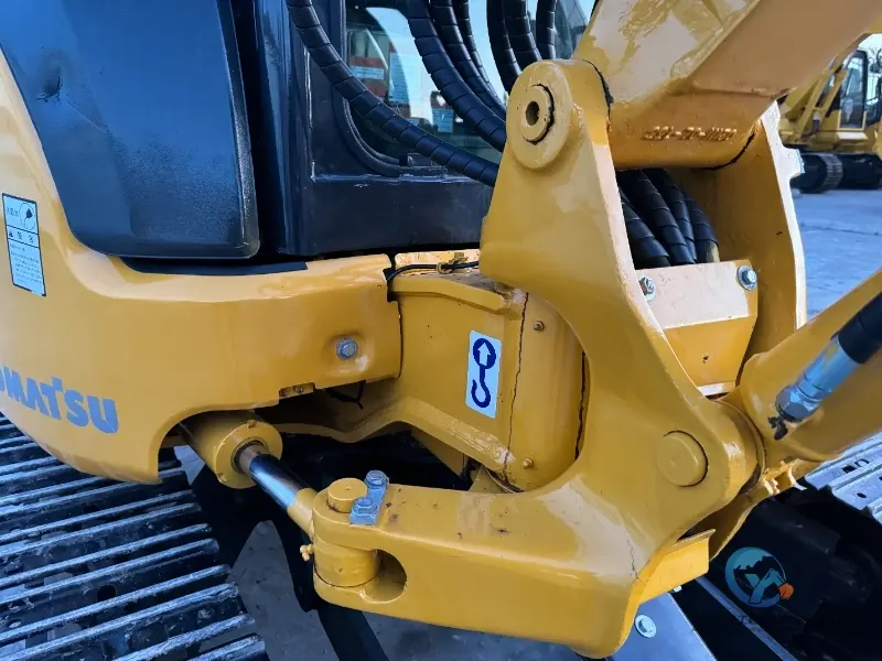 13_Used-Excavator-Komatsu-PC30MR-2-10