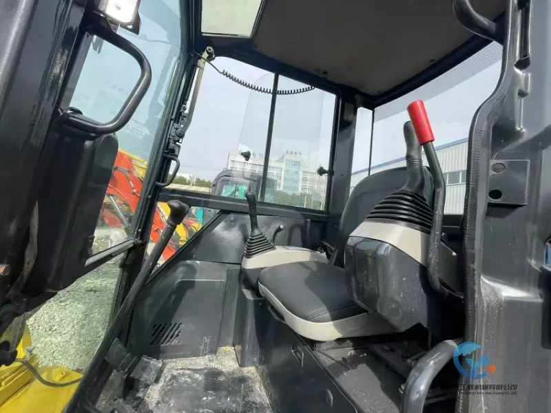 13_Used-Excavator-Komatsu-PC40-MR-7