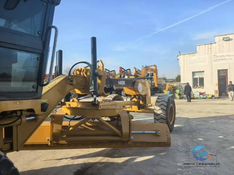 13_Used-Grader-Caterpillar-140K-3