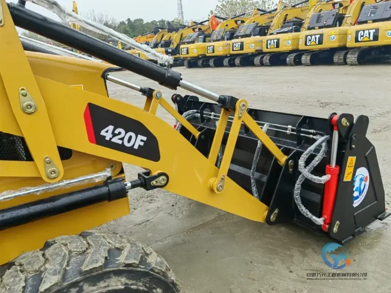 13_Used-Loader-Caterpillar-420F-10