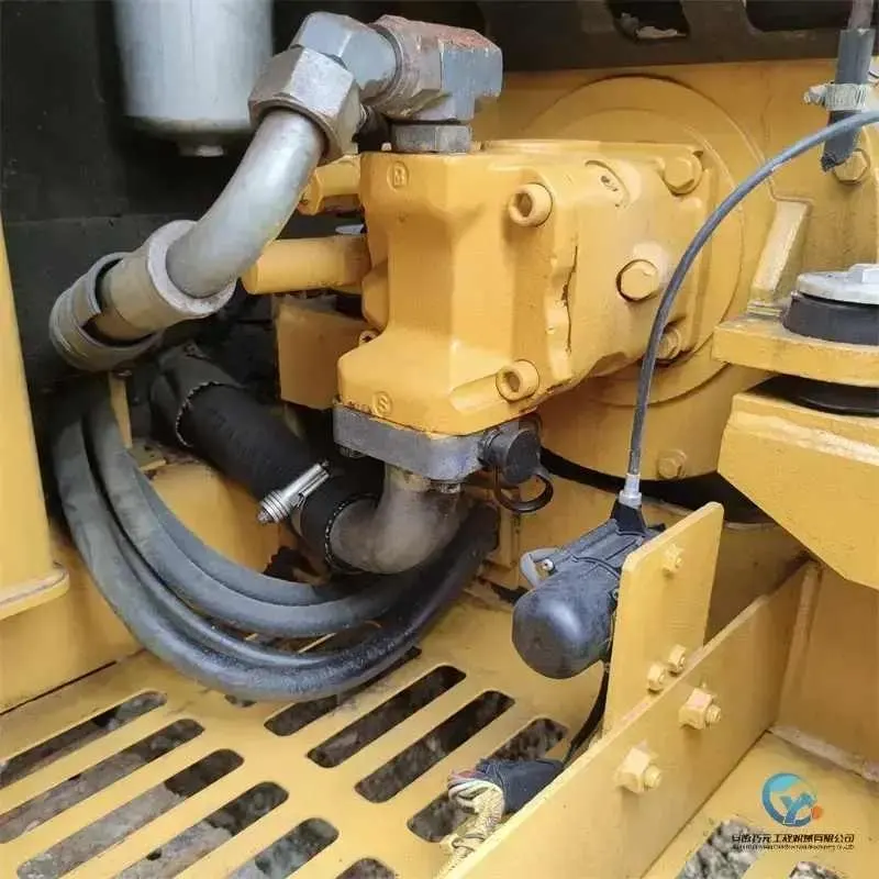 14_Used-Excavator-Caterpillar-305.5E25