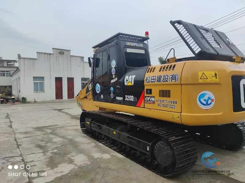 14_Used-Excavator-Caterpillar-323D2L-2
