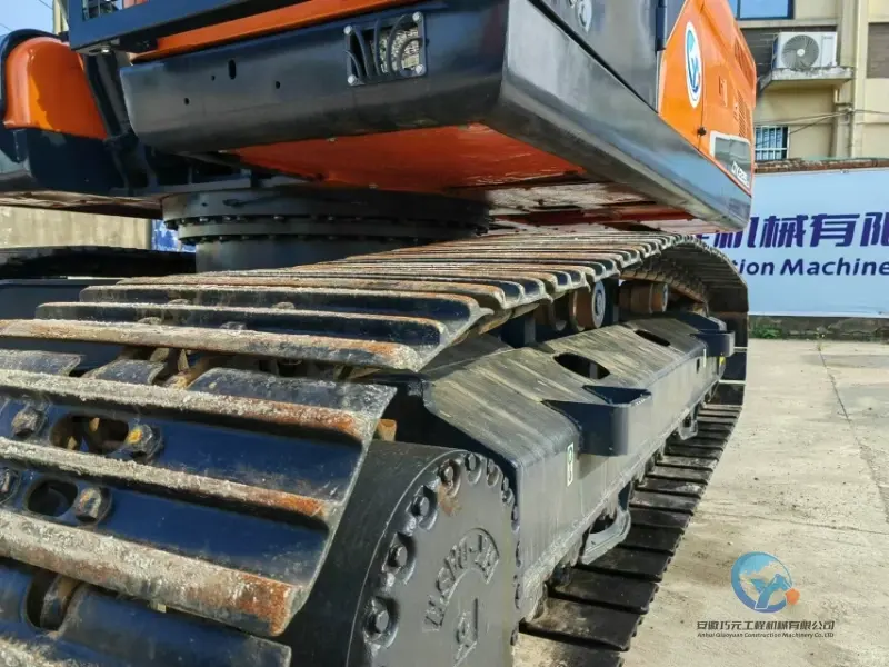 14_Used-Excavator-Doosan-DX225LCA-10