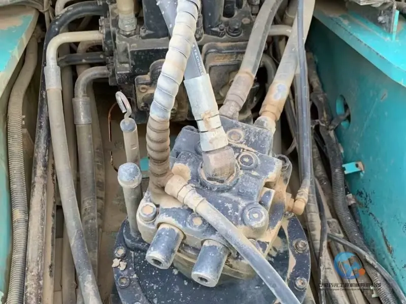 14_Used-Excavator-Kobelco-SK260-7