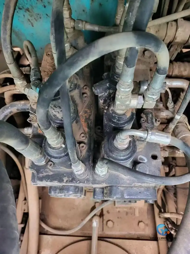 14_Used-Excavator-Kobelco-SK2608