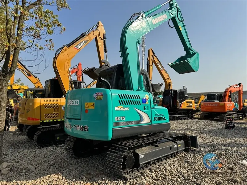 14_Used-Excavator-Kobelco-SK75-7-1