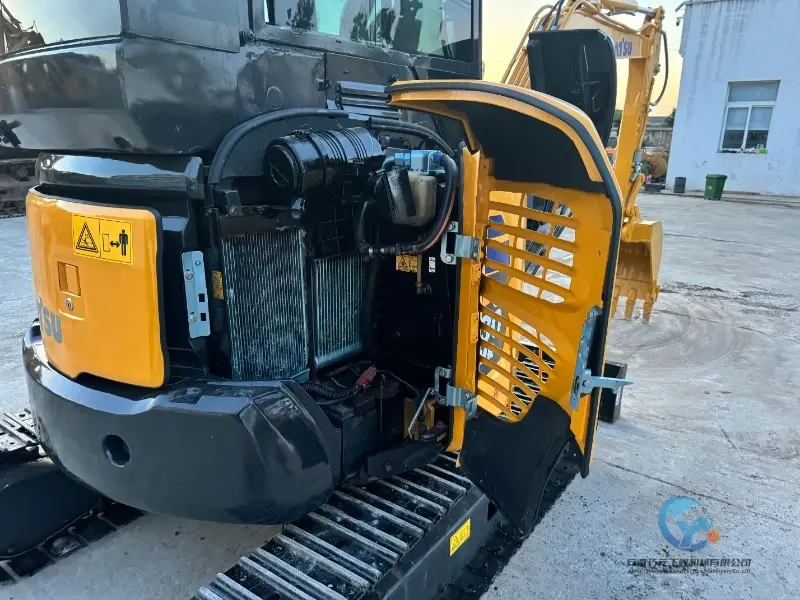 14_Used-Excavator-Komatsu-PC30MR-2-23