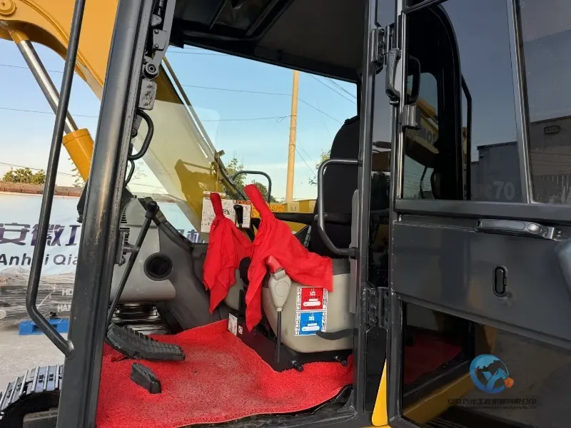 14_Used-Excavator-Komatsu-PC70-8-8
