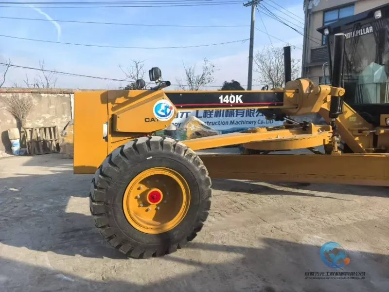 14_Used-Grader-Caterpillar-140K-5