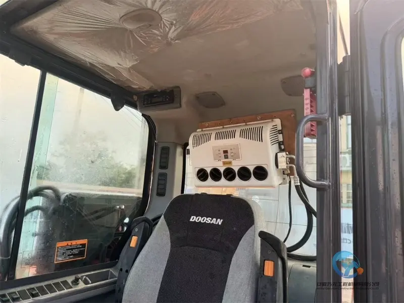 14_Used-excavator-Doosan-DX60-14