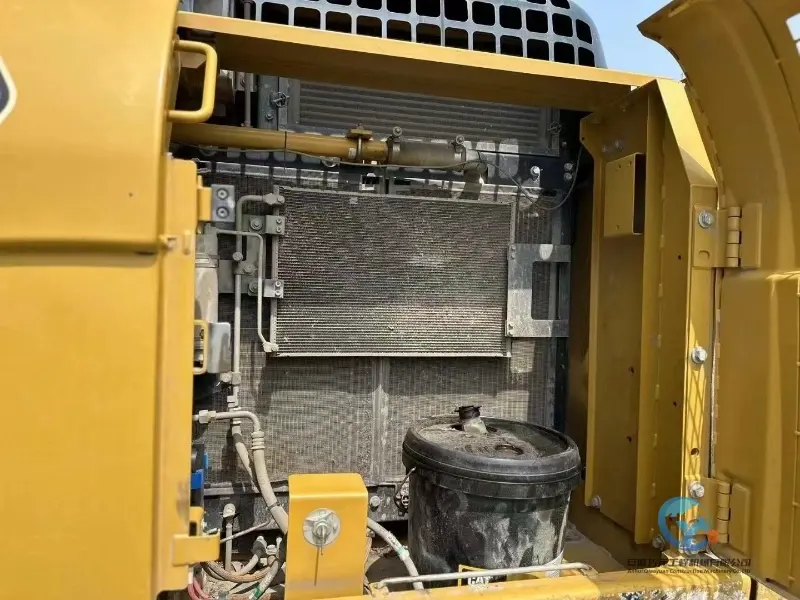 15_Used-Excavator-Caterpillar323GX-10