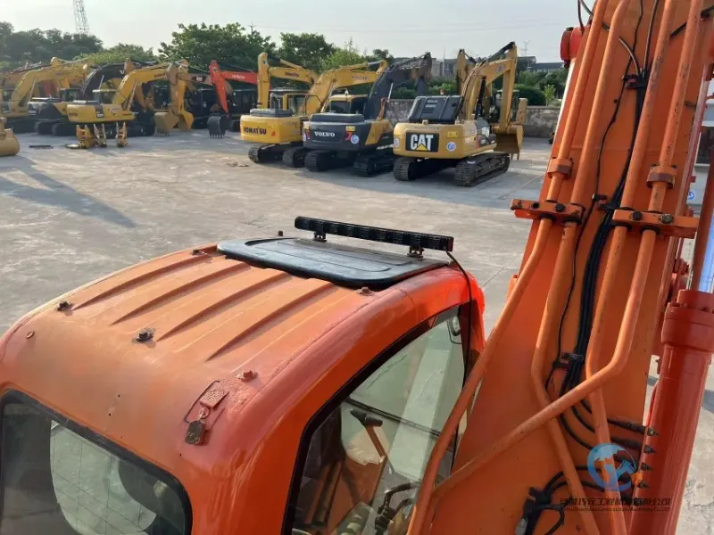 15_Used-Excavator-Doosan-DX260-7